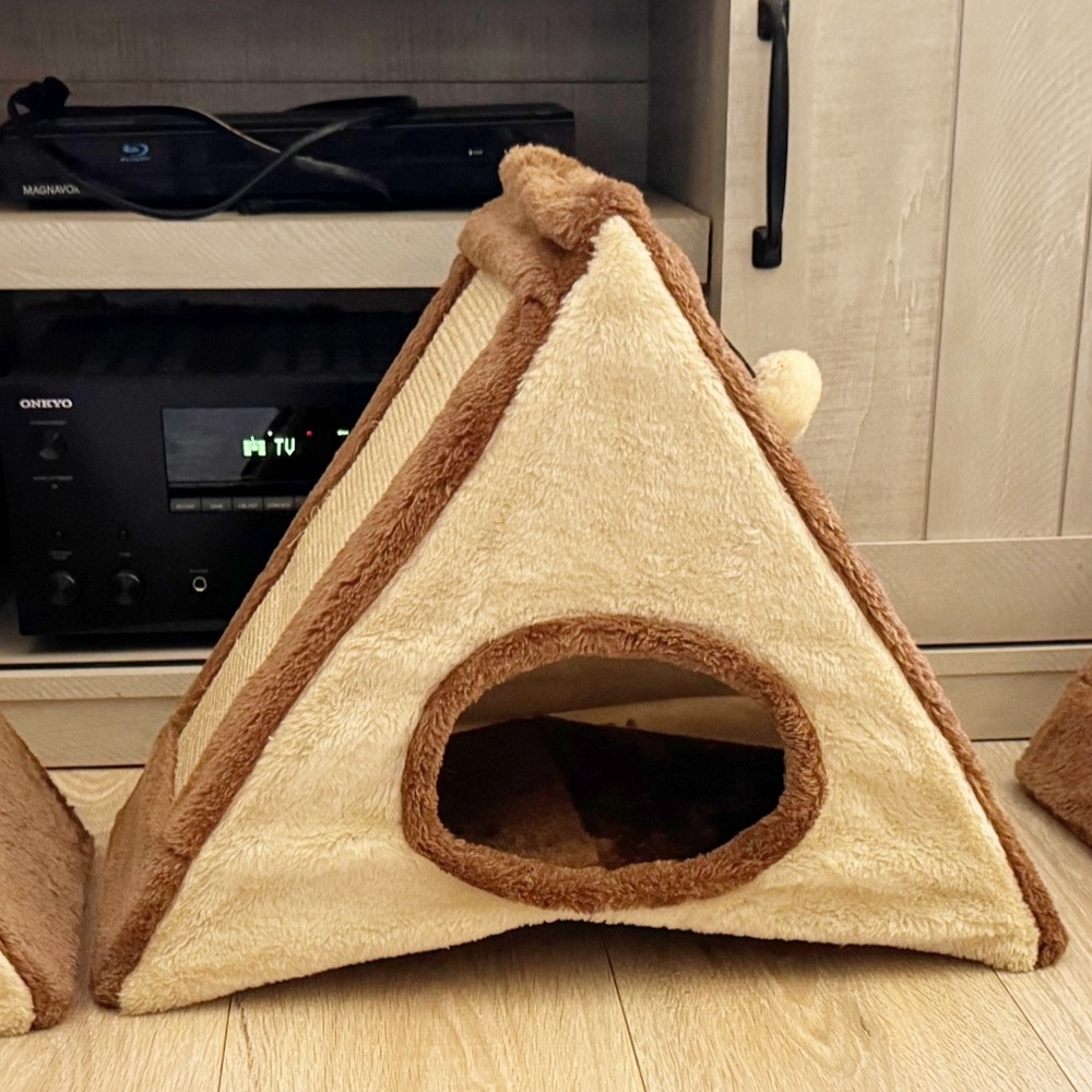 Cat foldable houses